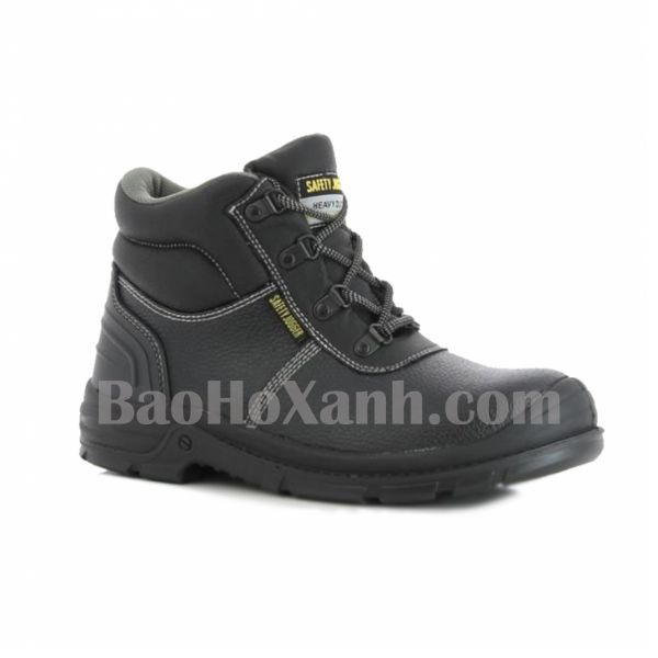 Giày bảo hộ lao động có mũi bảo vệ và đế có rãnh chống trơn