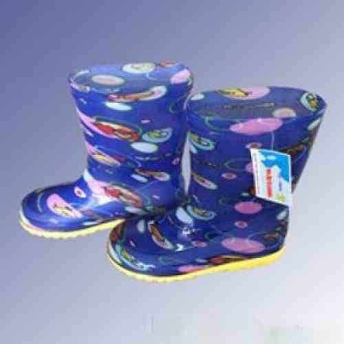 Ủng Chống Thấm Trẻ Em Tại Long Biên: Cổ Ủng Và Điểm Nước Vào 1 Đôi ủng cao su trẻ em màu xanh dương đậm cổ cao ngang bắp chân