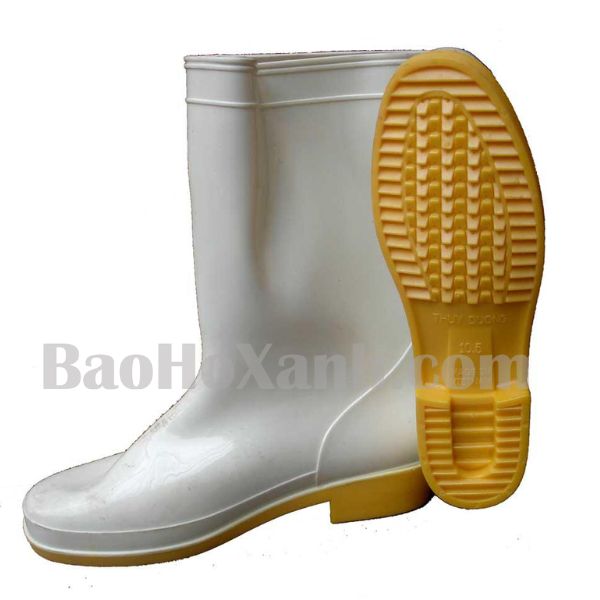 Ủng Cao Su An Toàn Chống Trơn Trượt Trong Mùa Mưa 4 Đôi ủng cao su còn mới với hoa đế sắc nét dùng làm mẫu đối chiếu độ mòn