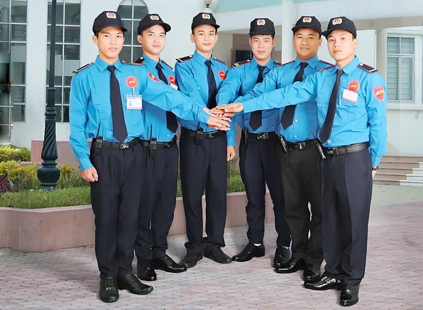 Đồng Phục Bảo Vệ Uy Tín, Chất Lượng, Giá Tốt 1 Xưởng may đang hoàn thiện đơn hàng áo đồng phục bảo vệ theo bảng cỡ số