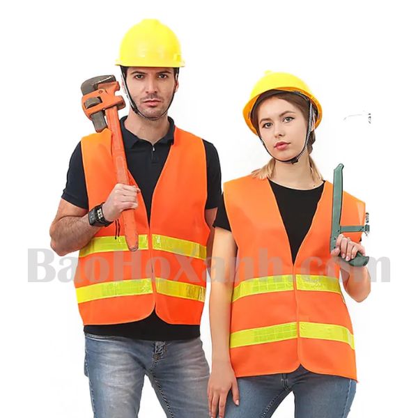 Áo Bảo Hộ Phản Quang Hoạt Động Ra Sao Theo Nguồn Sáng 4 Áo phản quang cấp cho công nhân được đánh dấu lô ở mặt trong cổ áo