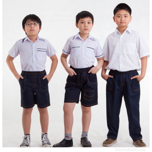 Áo Khoác Đồng Phục Học Sinh - Chất Liệu Và Cách Chọn 2 Bộ đồng phục học sinh mặc kèm áo khoác bên ngoài