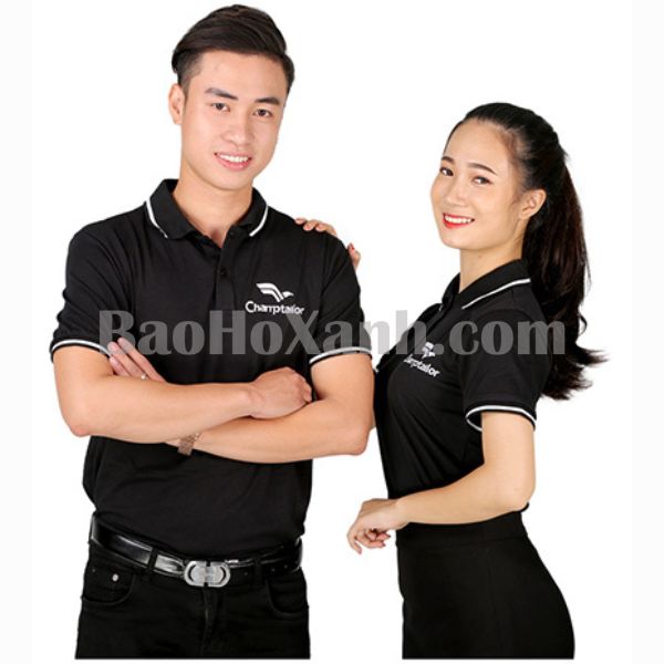Áo Polo Đồng Phục Lễ Tân - Chọn Và Cấp Phát Cho Đội Tiếp Khách 4 Chồng áo polo đồng phục đã gấp sẵn chuẩn bị cấp phát theo từng bộ phận
