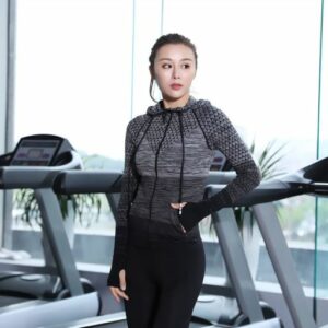 Áo Khoác Tập Gym - Cách Chọn Áo Phù Hợp Cho Người Mới Tập 2 Áo khoác tập gym