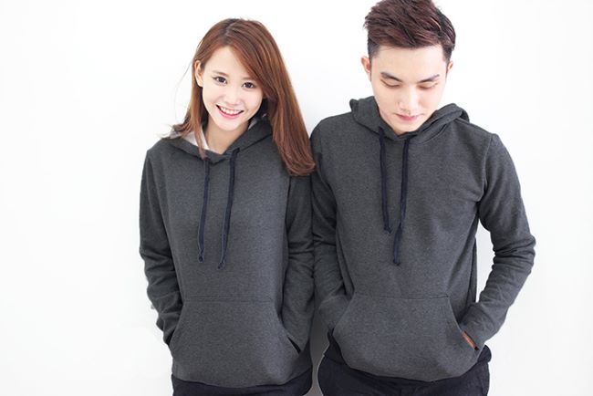 Áo Khoác Nỉ Bóng Chày Đồng Phục - Đặt May Theo Yêu Cầu 1 Mẫu áo khoác đồng phục may từ vải nỉ, thấy rõ bề mặt vải và đường may thân áo