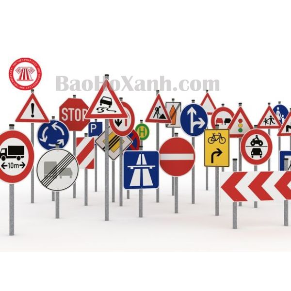 Biển Báo An Toàn Lao Động Trong Nhà Máy Và Công Trường 4 Biển hiệu lệnh nền xanh lam gắn ở cửa khu vực bắt buộc mang trang bị bảo hộ