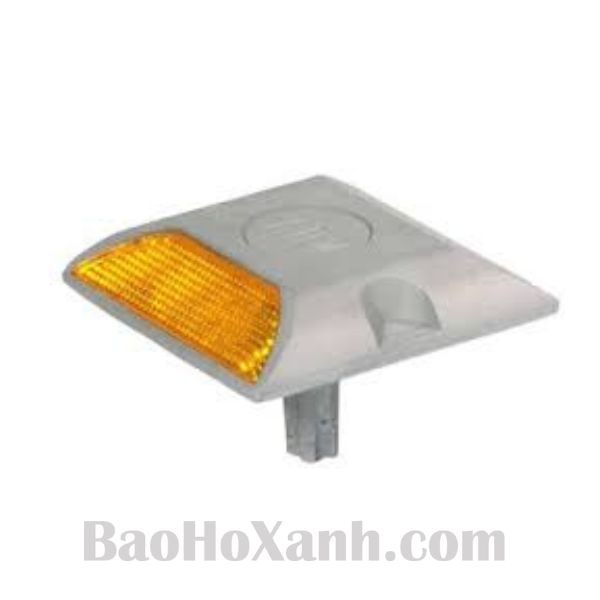 Đinh Gắn Mặt Đường Giải Pháp Cho Công Trình Xây Dựng 1 Đinh phản quang gắn mặt đường phản chiếu ánh đèn xe trong đêm