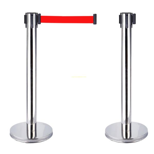 Cột Phân Cách Inox Cho Sảnh Ngân Hàng, Khách Sạn Và Sân Bay 4 Dải phân cách nhựa di động dùng ngoài bãi xe, nơi cột inox trong nhà không phù hợp