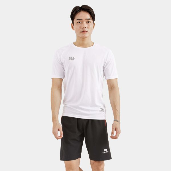Áo Thể Thao: Hướng Dẫn Chọn Áo Đúng Chuẩn Cho Nam Và Nữ 3 Áo thun thể thao form vừa vặn dùng chung cho một nhóm tập luyện