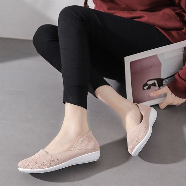 5 Mẫu Giày Vải Nam Nữ Không Dây Đẹp, Trẻ Trung Và Dễ Phối Đồ 3 Giày Vải Nam Nữ Không Dây Giá Rẻ