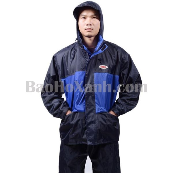 Hai đường khoá kéo trên bộ áo mưa bản nhẹ