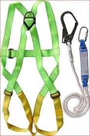 Bộ Chống Sốc 1 Móc ADELA trong công việc lắp đặt cơ điện trên cao