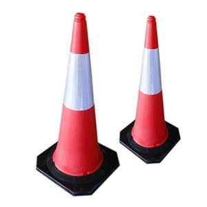 Cọc tiêu nhựa tròn thân trắng đỏ cao 80 cm với vành đế cao su đen
