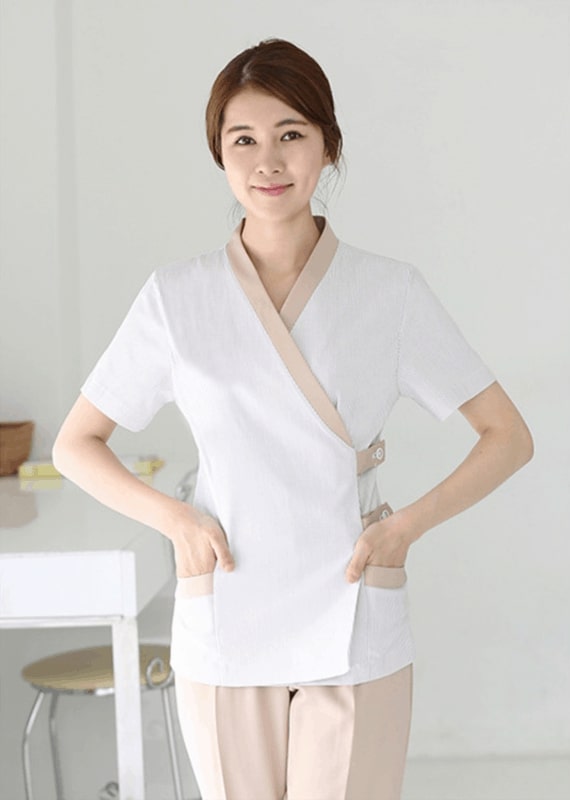 Đồng phục spa nữ cổ chữ V dáng suông cho kỹ thuật viên phòng trị liệu