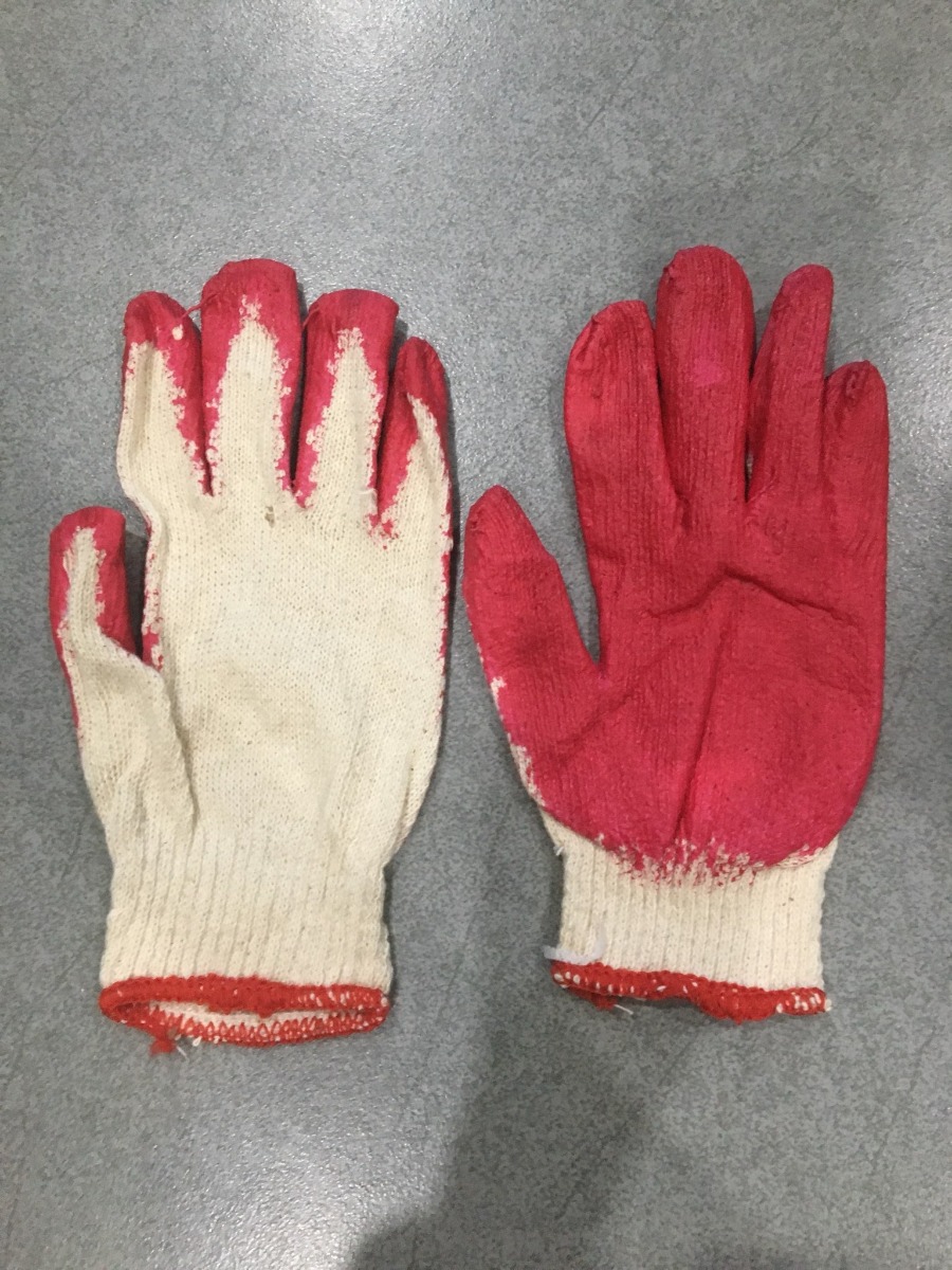 Găng tay polyester phủ PU lòng bàn tay màu trắng đỏ để trần mặt lưng