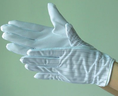 Găng tay chống tĩnh điện chấm hạt PVC nền sợi polyester đan carbon