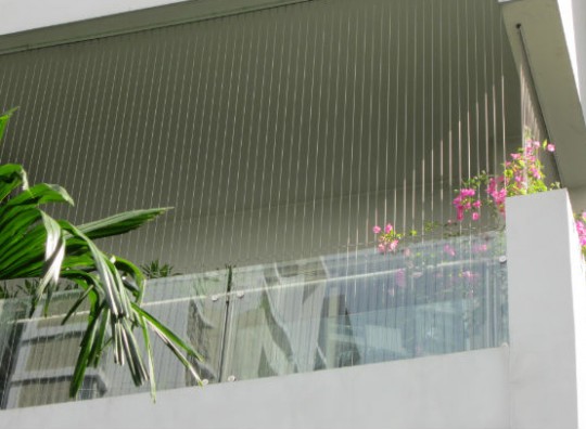 Lưới bảo vệ ban công bằng sợi cáp inox bọc nhựa không dùng khung