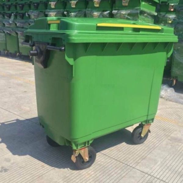 Thùng rác công nghiệp 660 lít bốn bánh có tay đẩy dùng trong nhà máy