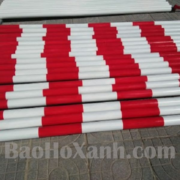 Cột Sắt Sơn 2 Màu Trắng Đỏ