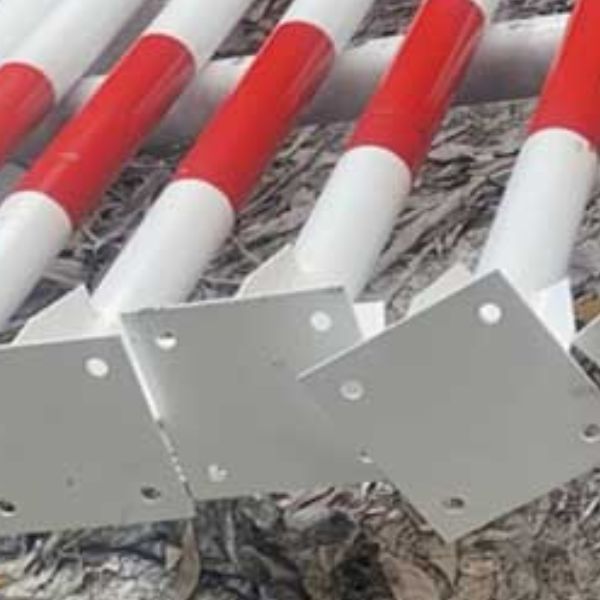 Cột Sắt Sơn 2 Màu (Có Đế Bản Mã) 2,5mx76mm - AGT0128