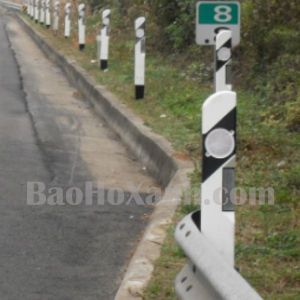 Tiêu Phản Quang Cắm Đất Trong Giao Thông