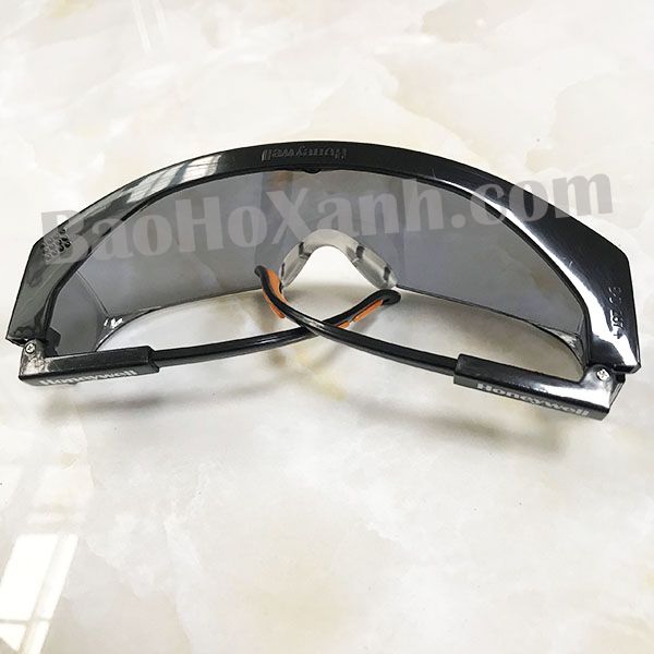 Kính Bảo Hộ Tốt