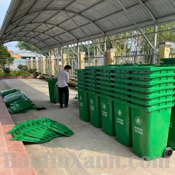 Thùng Rác HDPE 240L