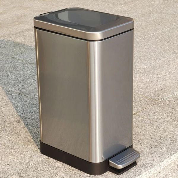 Thùng Rác Inox Chống Gỉ Kiểu Dáng Đơn Giản