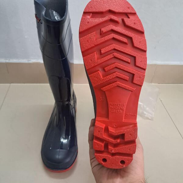 Ủng Thùy Dương Đạt Chuẩn